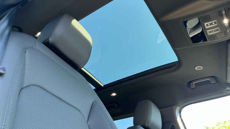 Land Rover Defender 3.0 D350 X-Dynamic SE 110 5dr Auto Diesel Estate